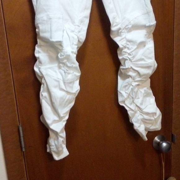 Women's Pants - Picture 5 of 10